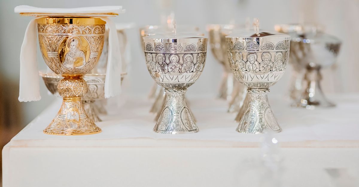 De ce mergem la biserică duminica — sensul Sfintei Liturghii