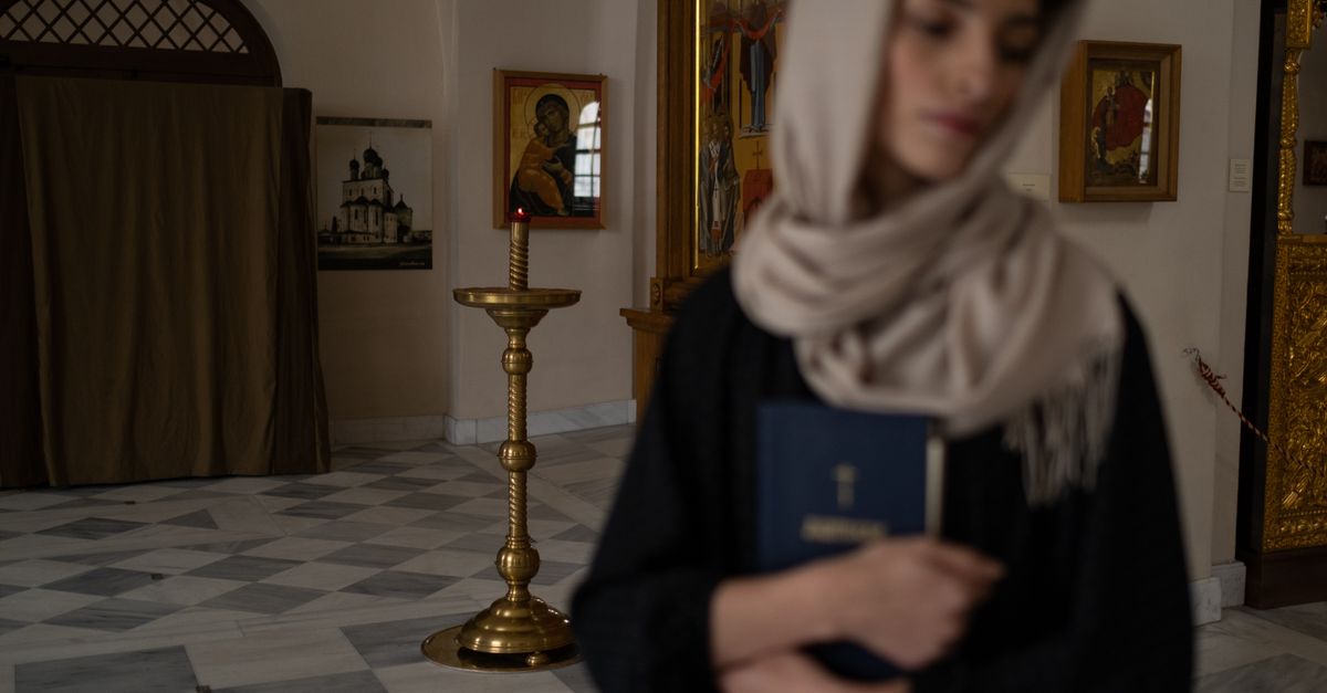 Canonul de rugăciune dat de duhovnic — ce este și cum îl urmezi